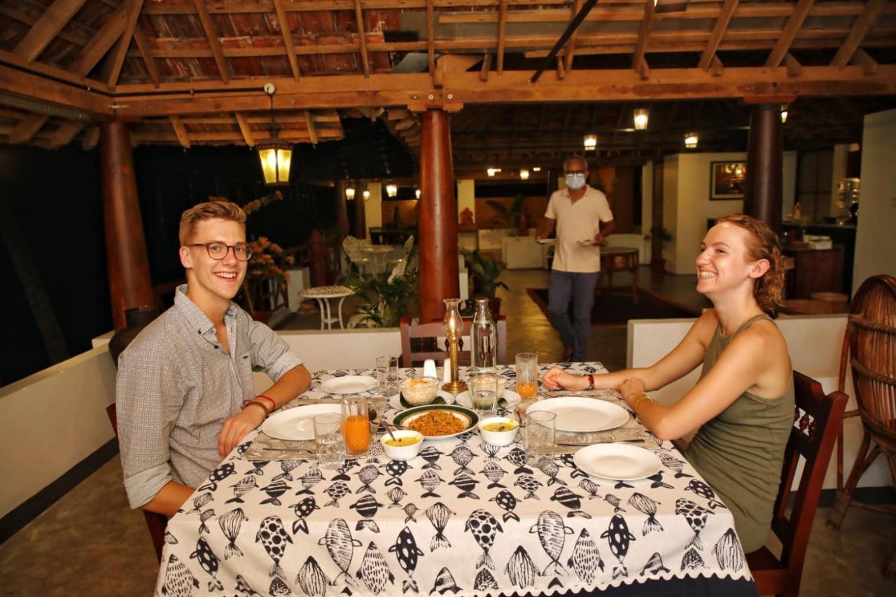 Vala House Hotel Cherai Beach Eksteriør billede